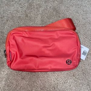 Lululemon Everywhere Belt Bag - Pale Raspberry